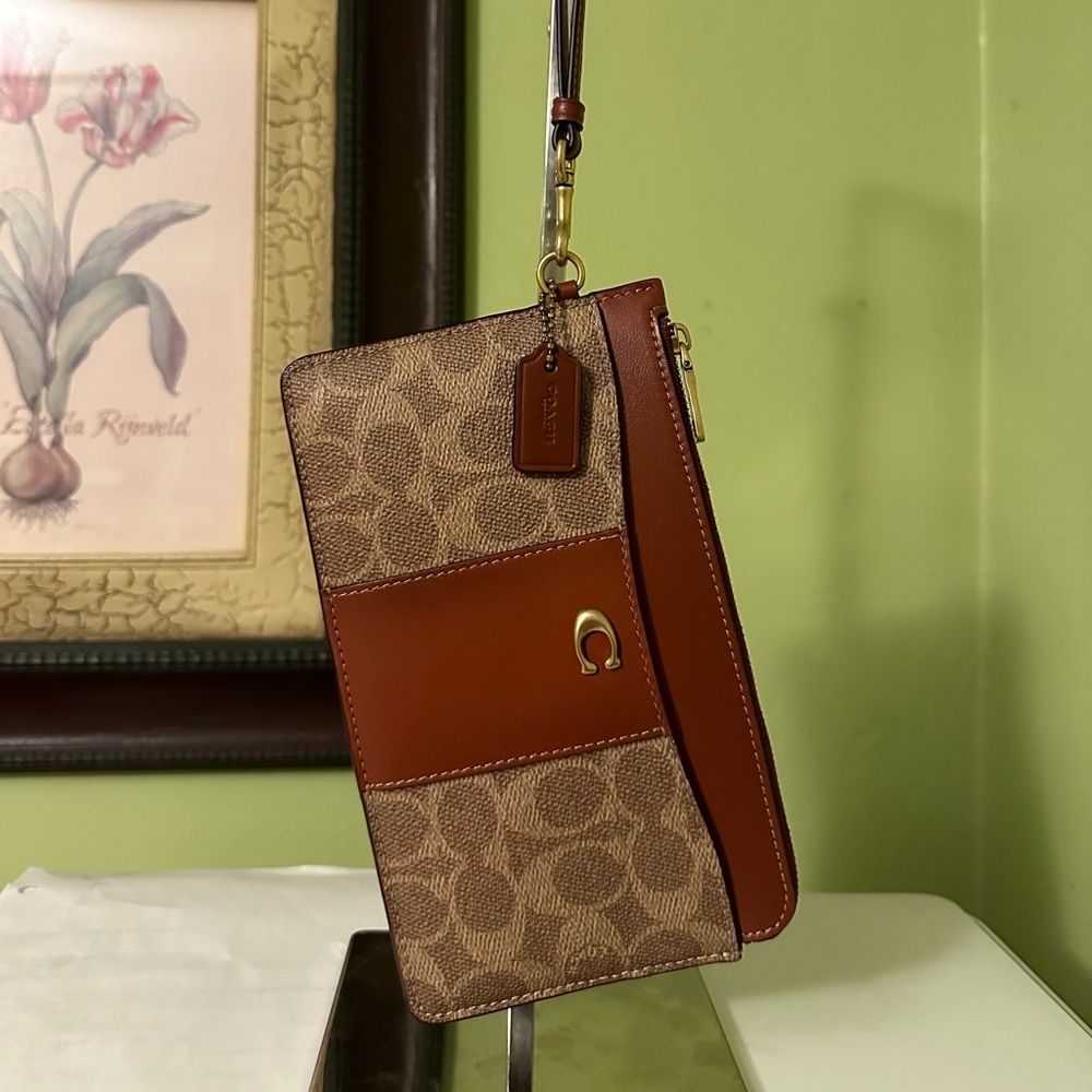 🐎 COACH SMALL🐎 SIGNATURE WRISTLET IN COATED CANVAS & LEATHER - Picture 3 of 8